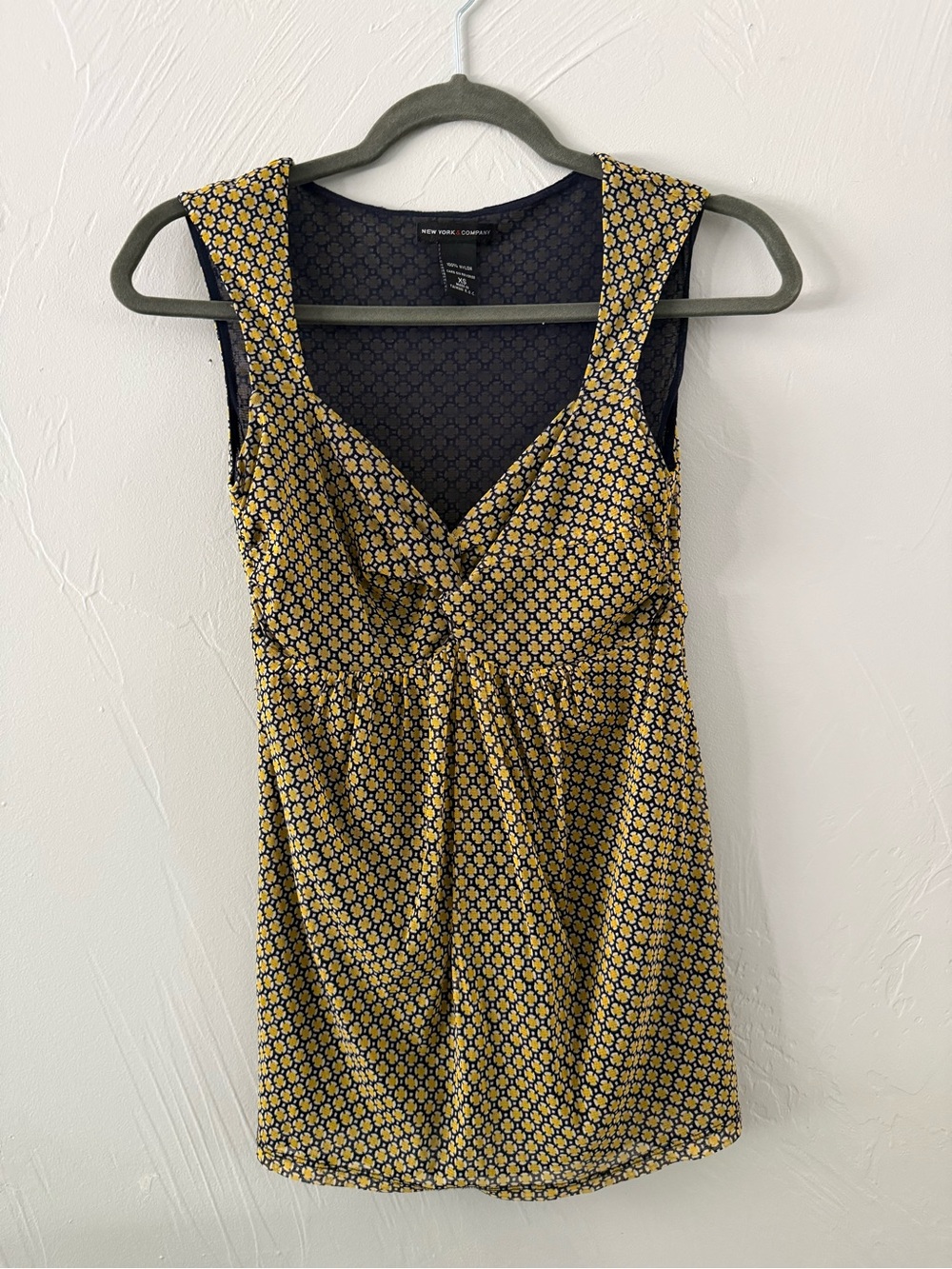 New York & Company Yellow Geometric Empire Waist Sleeveless Top XS